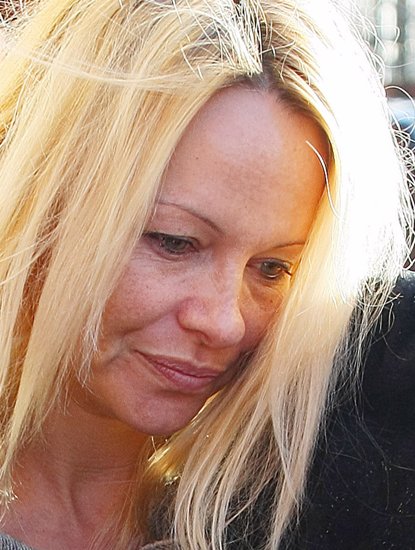 Pamela Anderson be makiažo 2