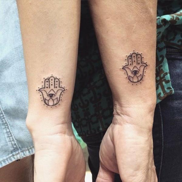 συνεργάτης τατουάζ hamsa