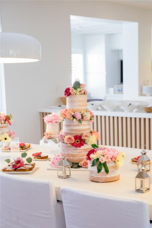 πάρτι διακόσμηση πάτωμα τούρτα διακόσμηση τραπέζι φρέσκα λουλούδια