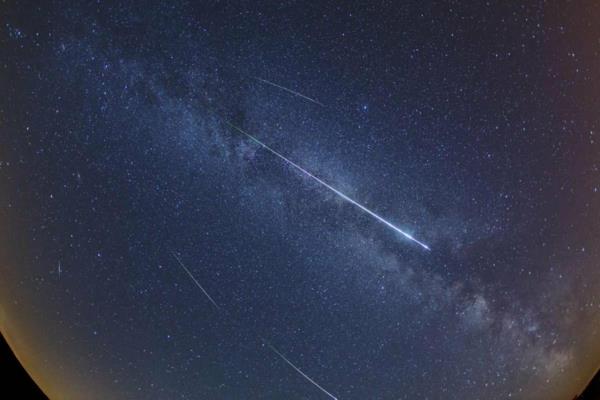 perseids 2020 παρακολουθούν τα αστέρια που πέφτουν τον Αύγουστο