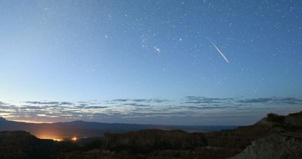 παρακολουθήστε τον Περσίδη να πυροβολεί αστέρια τον Αύγουστο