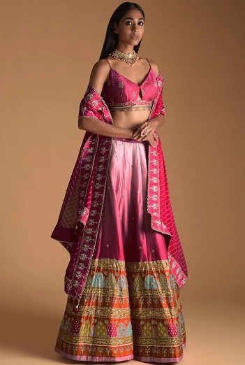 Rožinis šilkas Lehenga