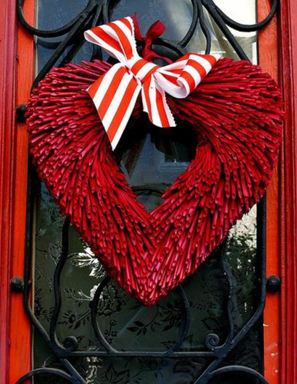 πλαστική τέχνη καλαμάκια πόρτα στεφάνι κόκκινη καρδιά