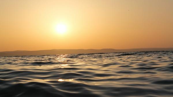 Λίμνη Μπάλατον ρομαντικό όμορφο ηλιοβασίλεμα στη φύση