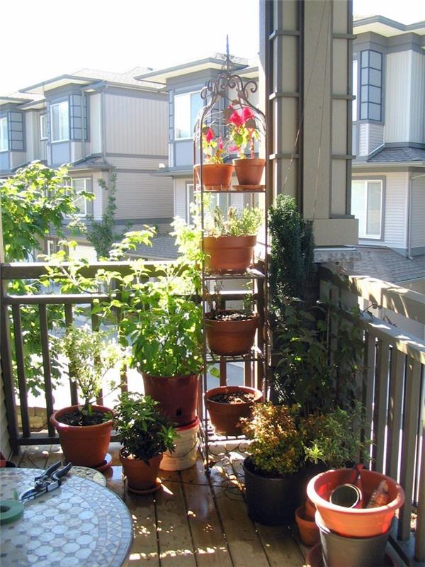 έπιπλα που εξοικονομούν χώρο μικρά μπαλκόνια δημιουργούν δημιουργικές ιδέες κήπου
