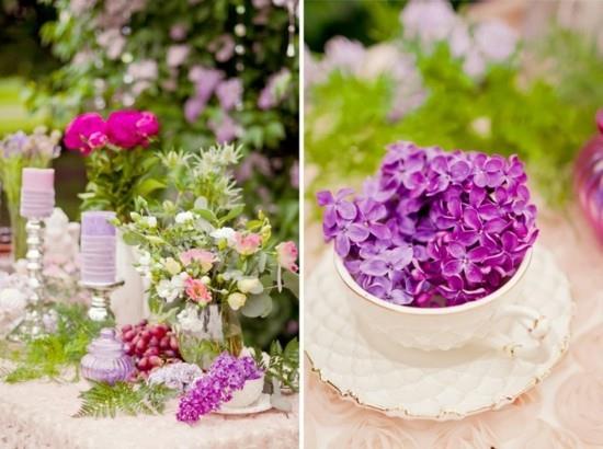 πορσελάνινα φλιτζάνια γεμάτα άνθη πασχαλιάς ως γαμήλια διακόσμηση