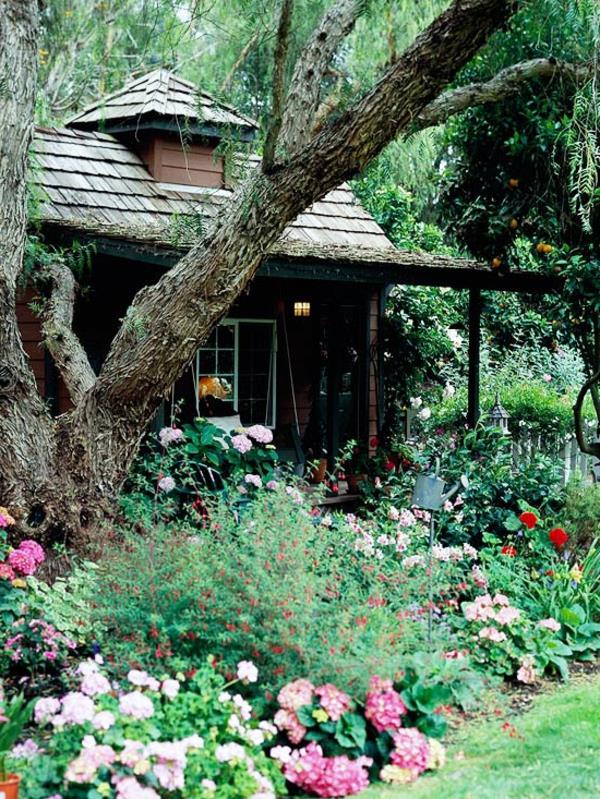σχήμα δέντρο σπίτι πλούσια λουλούδια μπροστινή αυλή
