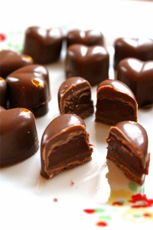 Φτιάξτε τις δικές σας σοκολάτες γέμιση φρούτων σε σχήμα καρδιάς