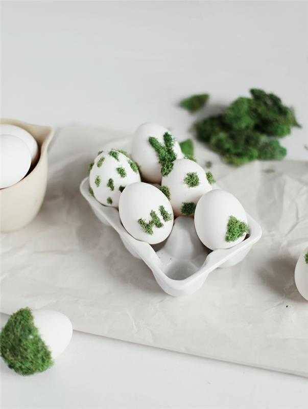 Πουριστικά Πασχαλινά αυγά με βρύα διακοσμούν την ιδέα της χειροτεχνίας DIY για το Πάσχα