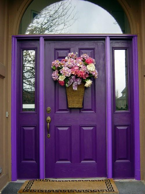μοβ σκούρο κορεσμένο χρώμα εξωτερική πόρτα πόρτας εισόδου ξύλο λακαρισμένο