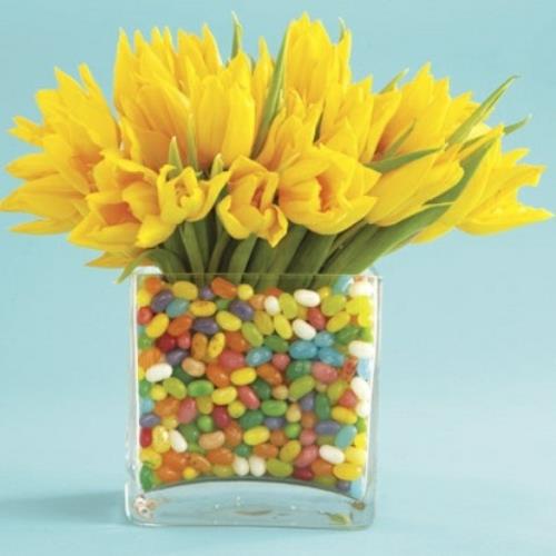 τετράγωνο γυάλινο βάζο κίτρινα λουλούδια ιδέα ντεκό