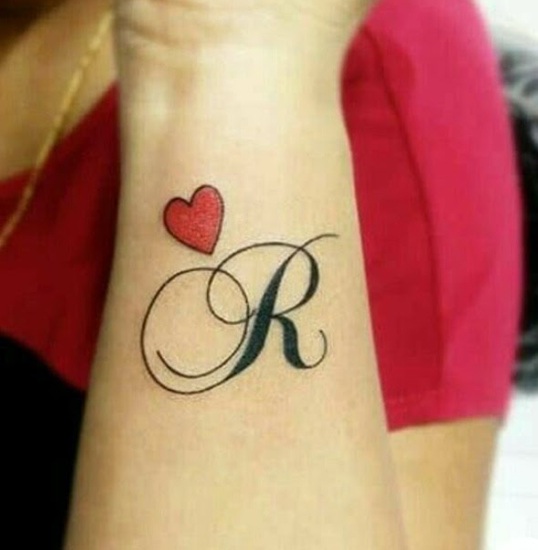 Pradiniai „R Tattoo“ dizainai