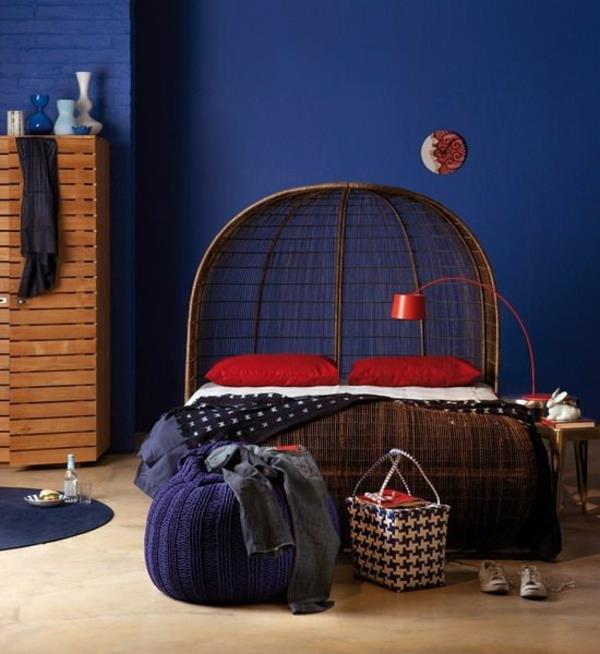 κρεβάτια μπαστούνι ιδέες κρεβατιών κρεβάτι ύφασμα σκούρο μπλε χρώματα τοίχων