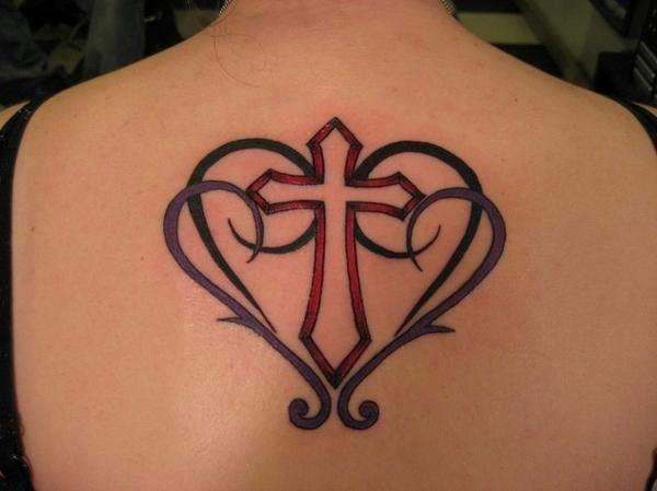 πλάτη τατουάζ μοτίβα καρδιά σταυρό