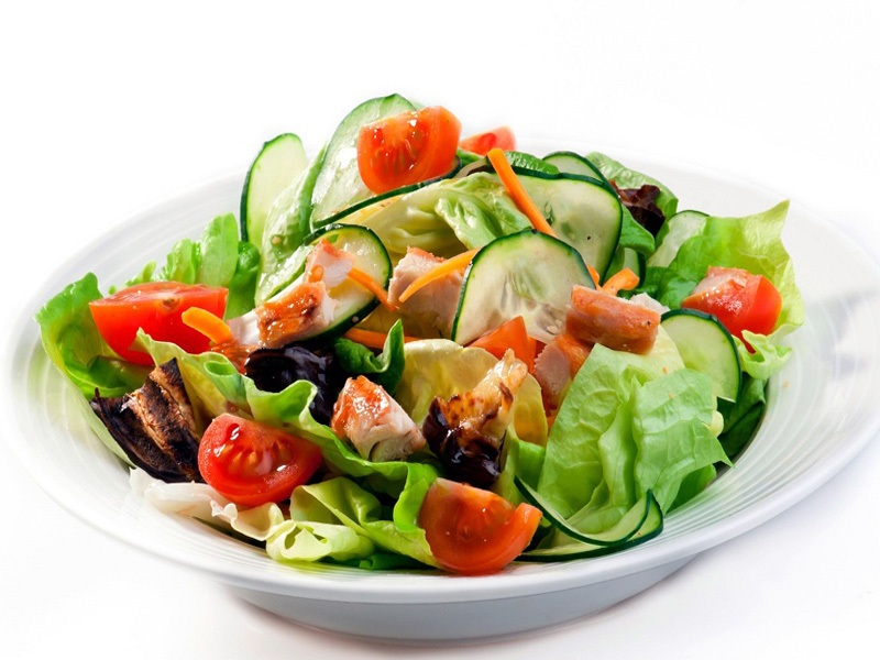 En güzel ve en lezzetli tavuk salatası tarifi