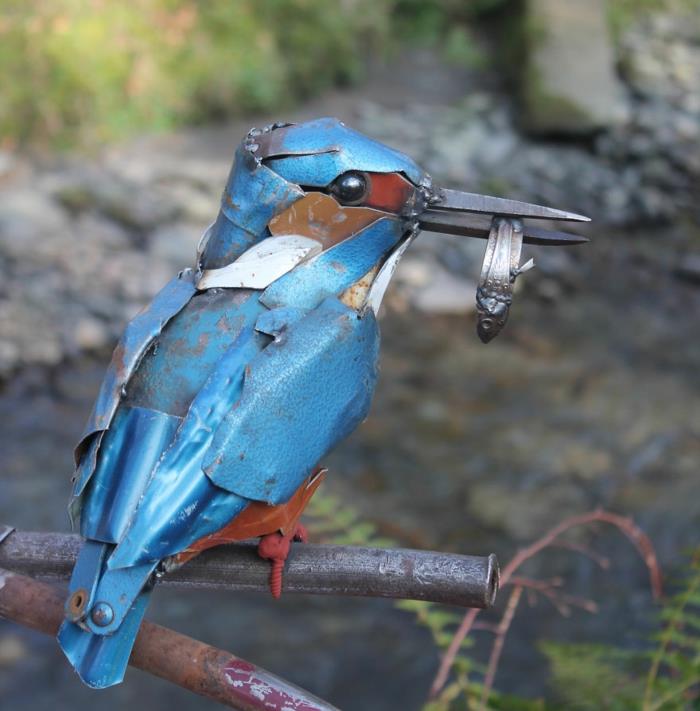 ανακύκλωση tinker μεταλλικό γλυπτό πουλί μπλε ζωγραφική τέχνη