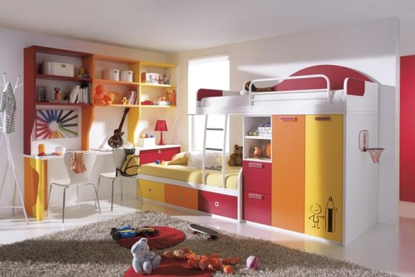 ράφια και γραφείο σε κόκκινο πορτοκαλί και κίτρινο χρώμα