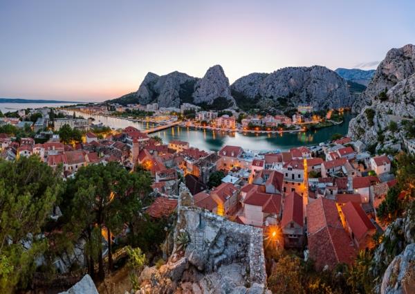 ταξίδι στην πανοραμική πόλη της κροατίας omis