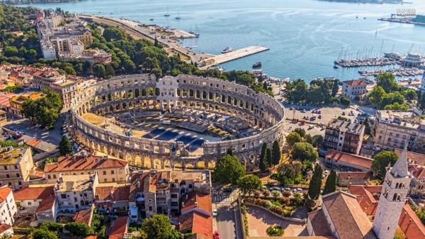 ταξίδι στην κροατία pula panorama ρωμαϊκό θέατρο