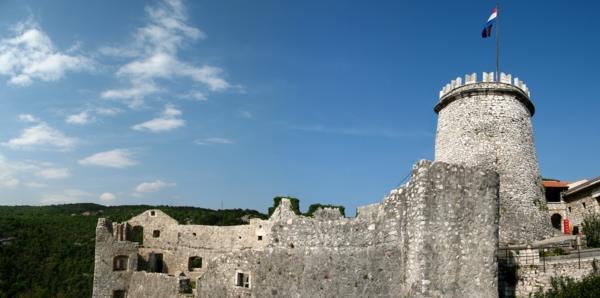 ταξίδι στην κροατία ριέκα ερείπια κάστρο