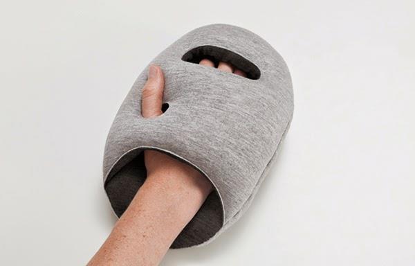 μαξιλαρι ταξιδιου σχεδιαστη μαξιλαρι Ostrich Pillow Mini γάντι
