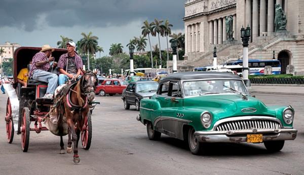 ταξίδι στην Κούβα μεταφορά ταξί oldtimer