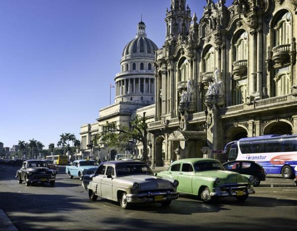 ταξίδι στους δρόμους της Κούβας oldtimer