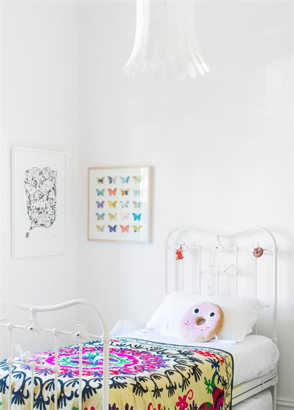 ανακαινισμένο βικτοριανό σπίτι ονείρου πολύχρωμο πεταλούδες τοίχου με κλινοσκεπάσματα
