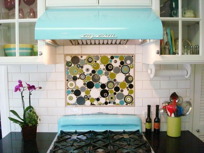 ρετρό πλακάκια σχεδιασμός κουζίνας χρωματιστός πίσω τοίχος κουζίνας