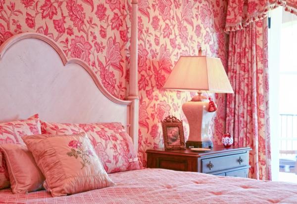 ρετρό ταπετσαρία ροζ floral μοτίβο υπνοδωμάτιο