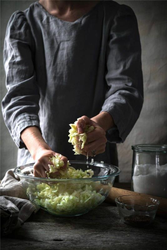 Φτιάξτε τις δικές σας συνταγές με λάχανο τουρσί και βελτιώστε το λάχανο