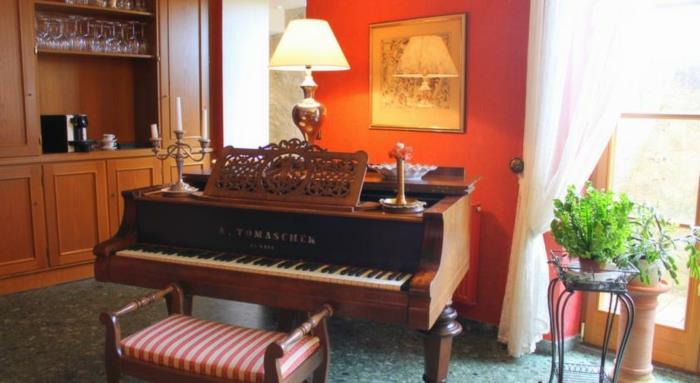 ρομαντικά ξενοδοχεία παλιό πιάνο