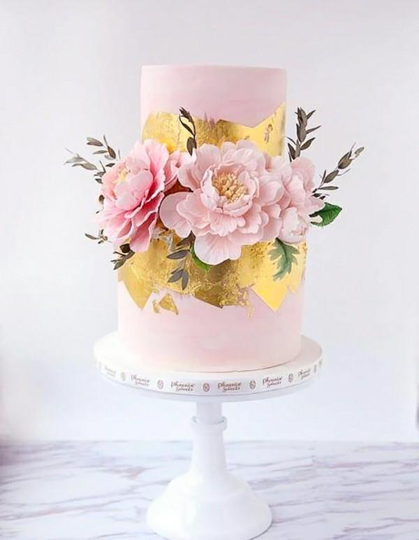 ρομαντικές γαμήλιες τούρτες με λουλούδια