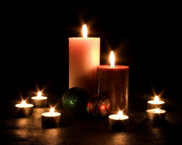 ρομαντικά-ζωντανά-χριστουγεννιάτικα-διακοσμητικά-ιδέες-κεριά-ρεσώ-μπάλες χριστουγεννιάτικου δέντρου
