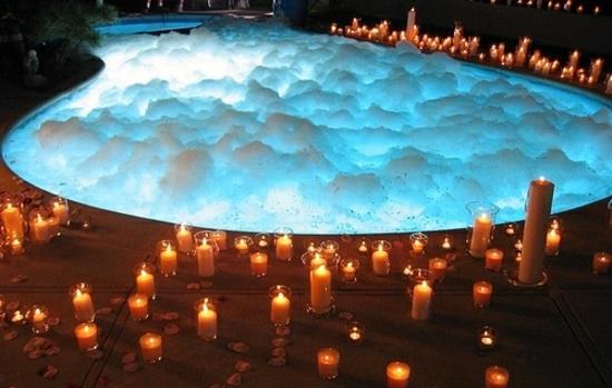 ρομαντικά μπάνια υδρομασάζ φανάρια και κεριά