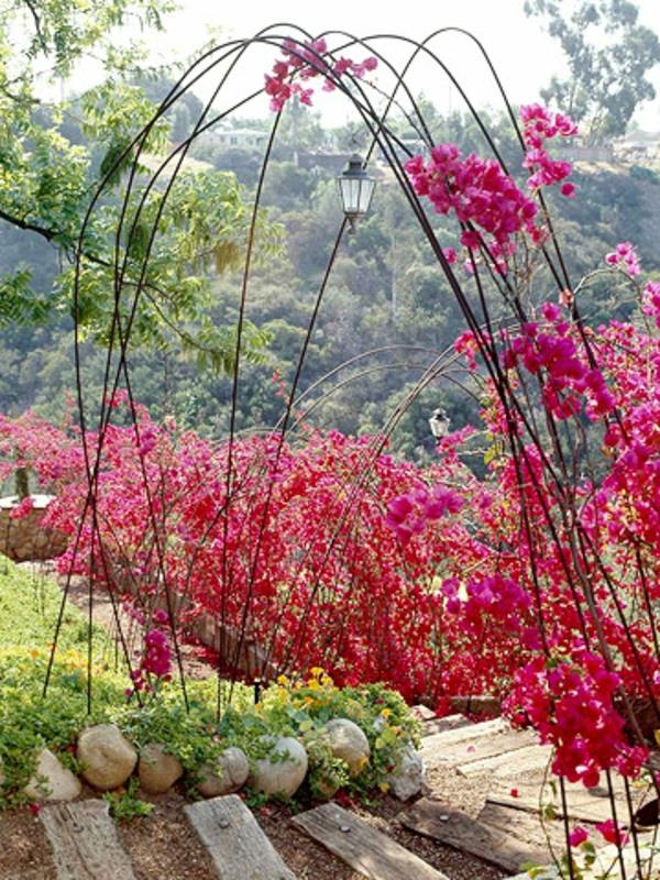 ιδέες διακόσμησης στη χρήση μεταλλικών ράβδων κήπου