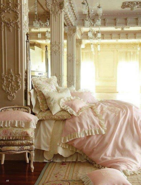 ροζ κρεβατοκάμαρα στυλ ροκοκό