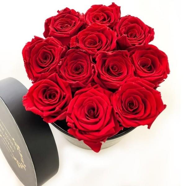 κουτί δώρων με τριαντάφυλλα