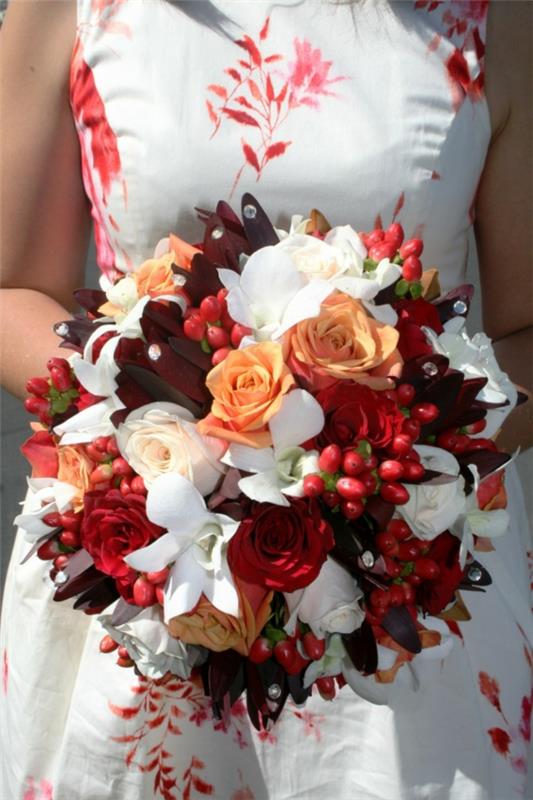 τριαντάφυλλα λευκό κόκκινο πορτοκαλί τρυφερό συνδυασμό γαμήλια διακόσμηση νυφική ​​ανθοδέσμη