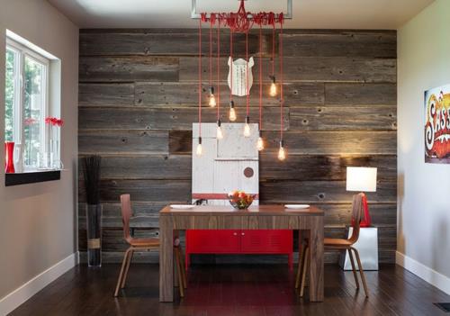 κόκκινο χρώμα στην κουζίνα αποχρώσεις ξύλινα πάνελ τοίχου ρουστίκ λαμπτήρες