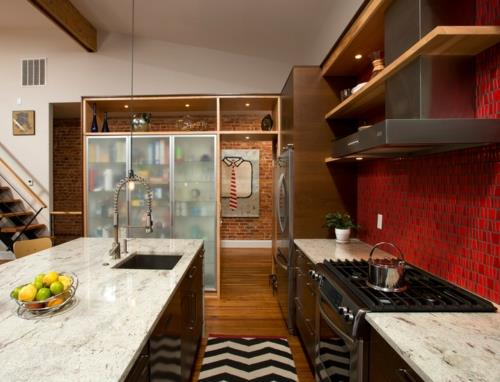 κόκκινη κουζίνα πίσω τοίχος ψυγείο νιπτήρας τοίχος από τούβλα