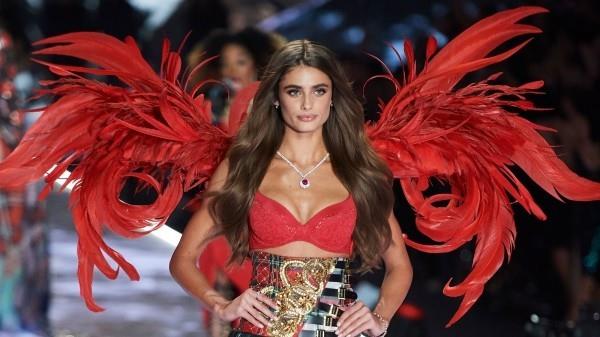 κόκκινα ρούχα Victoria secret