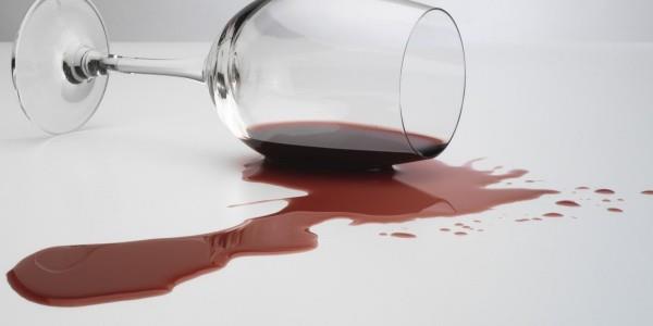 αφαίρεση λεκέδων από κόκκινο κρασί Συμβουλές οικιακής αφαίρεσης κόκκινου κρασιού