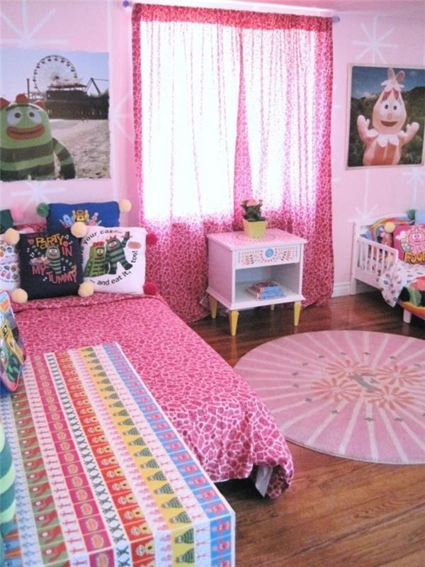 στρογγυλά χαλιά παιδικό δωμάτιο ροζ μοκέτα μοκέτας συνδυάζουν ξύλινη διακόσμηση τοίχου δαπέδου
