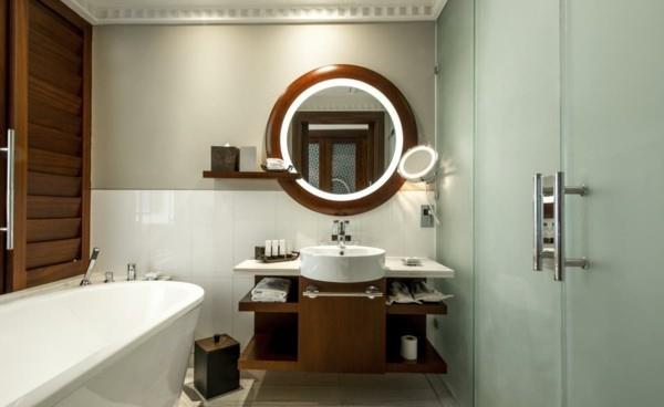 στρογγυλός καθρέφτης μπάνιου κομψός σχεδιασμός όμορφος φωτισμός