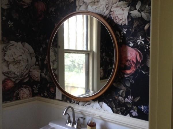 στρογγυλό καθρέφτη τοίχου στο μπάνιο ιδέες διακόσμησης τοίχων παιώνιες