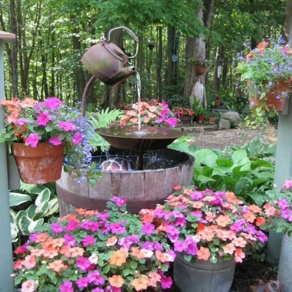 ρουστίκ διακόσμηση πολύχρωμες ιδέες διακόσμησης κήπος μεταλλικό δοχείο φυτών
