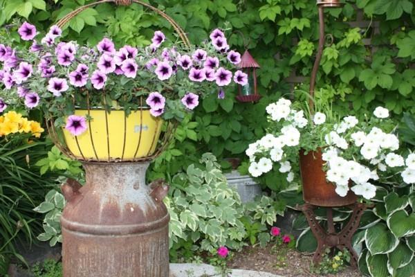ρουστίκ διακόσμηση φρέσκες ιδέες κήπου παλιά λουλούδια πατίνας