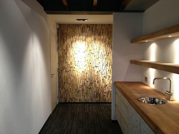 ρουστίκ ξύλινοι τοίχοι σχεδιάζουν το μοντέρνο διάδρομο