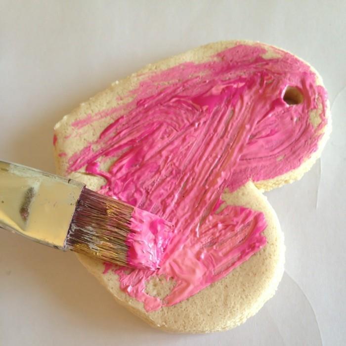 Ιδέες για αλμυρή ζύμη για να χρωματίσετε τη διακόσμηση της καρδιάς σε ροζ χρώμα